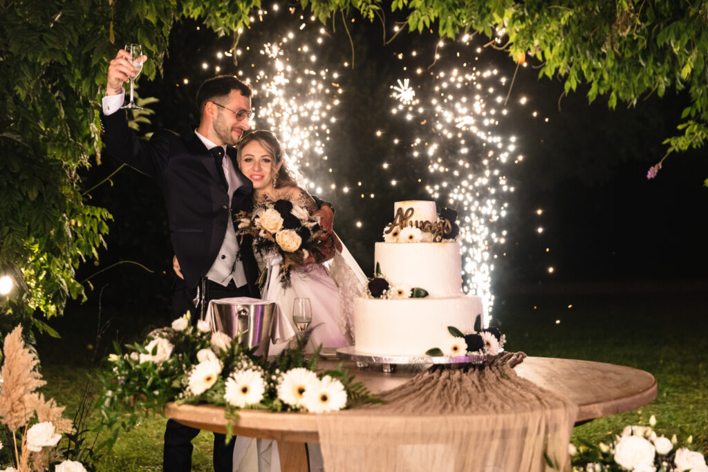 Il brindisi di Mirko e Letizia