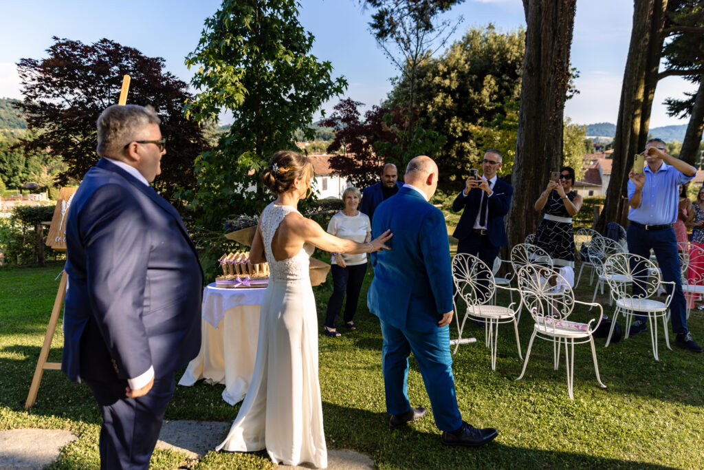 First Look degli sposi a Tenuta Variselle Lago di Viverone