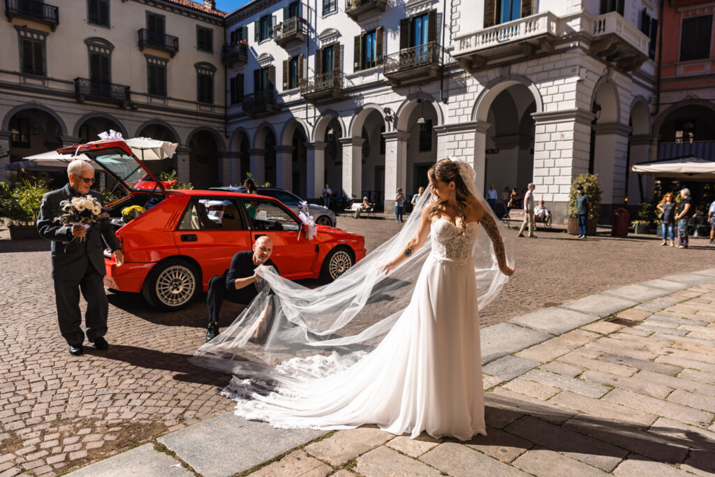 Letizia la sposa prima di entrare in chiesa