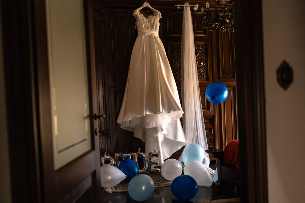 Vestito della sposa a Pollenzo a casa della sposa