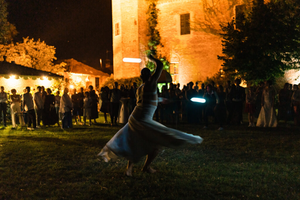 Momenti di spettacolo al matrimonio di Elena e Saimon