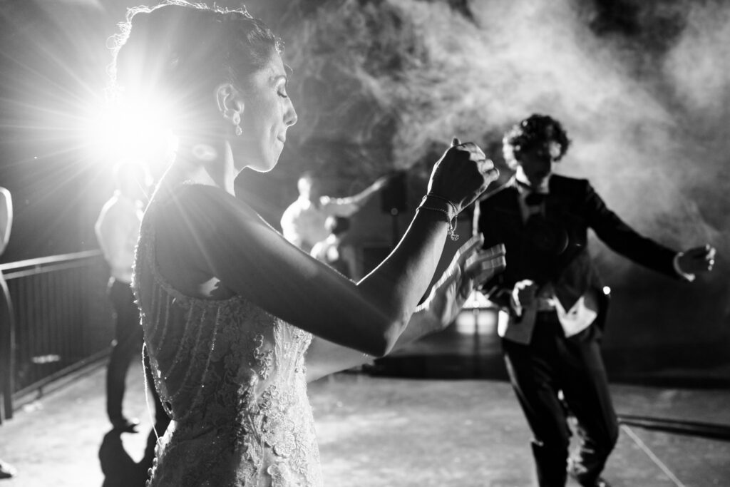 balli degli sposi in bianco e nero