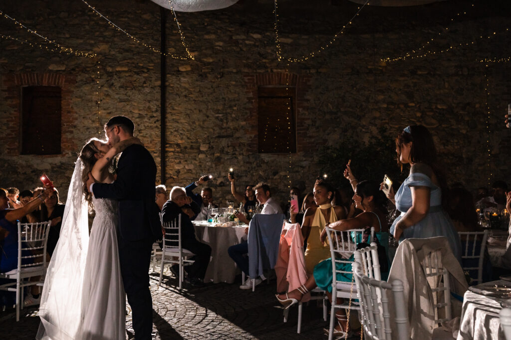 Abbracci durante il ricevimento