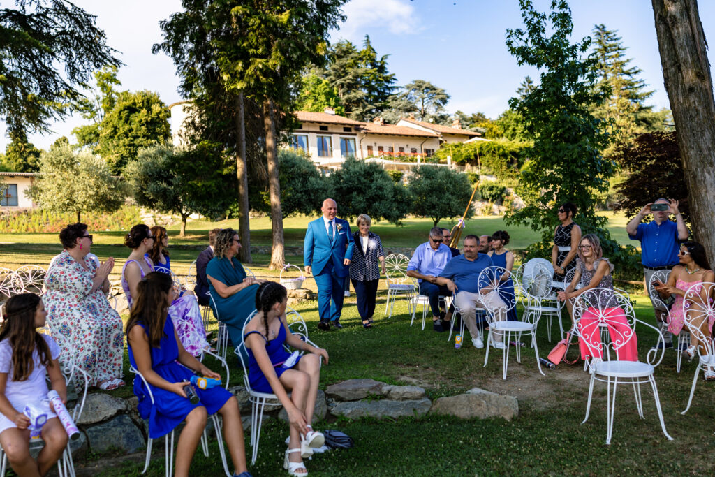 Sabrina e Alessio durante la cerimonia alla Tenuta Variselle – Matrimonio Lago di Viverone