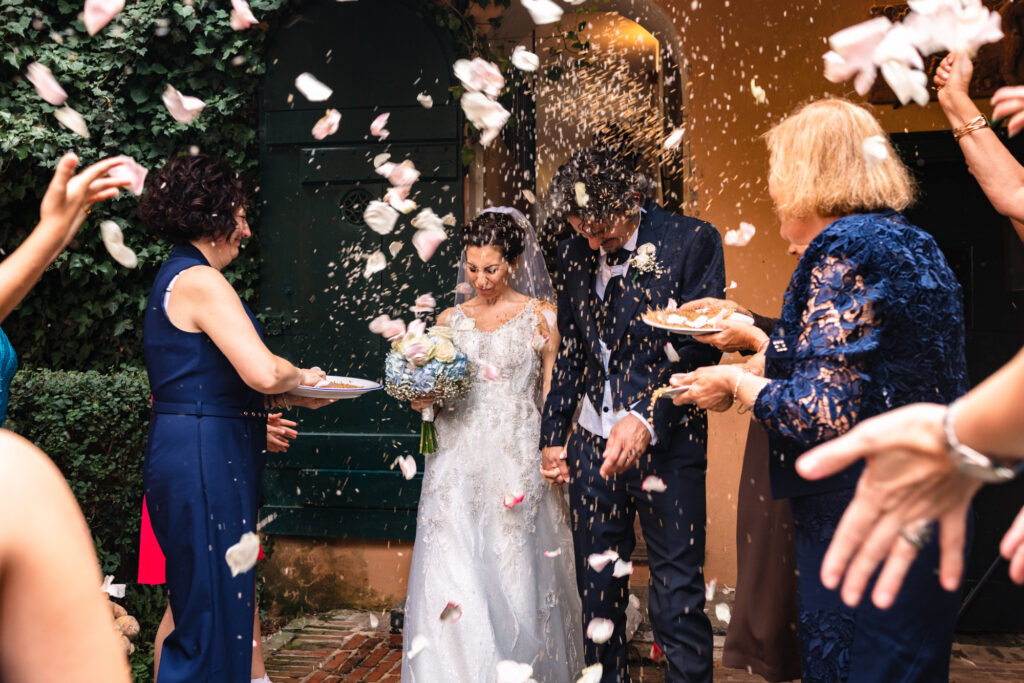 Uscita con lancio del riso dal rito civile